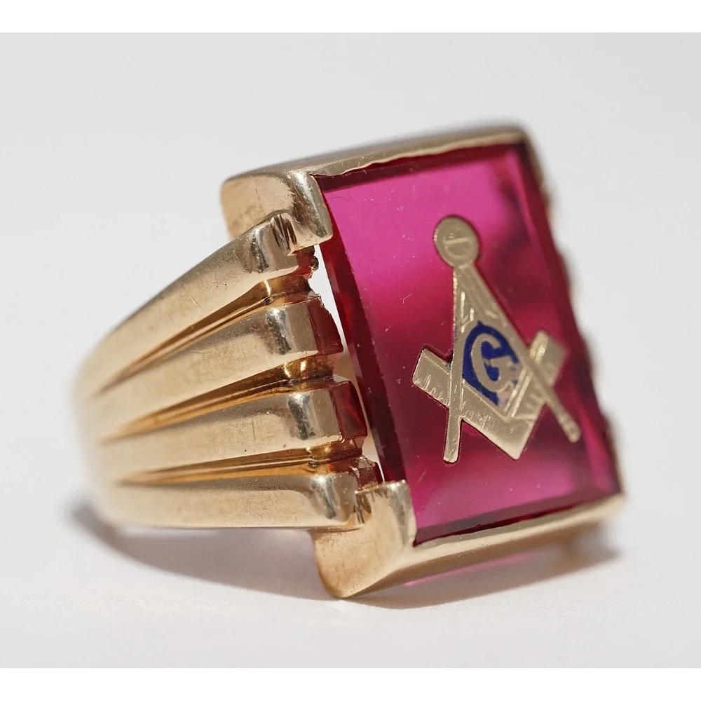 Men's Vintage 10k Solid Yellow Gold Man‎ Made Ruby Masonic Ring - Size 7 7.49g
